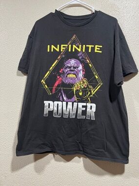 Avengers Infinity War ‘Infinite Power’ Thanos Black Graphic Tee
